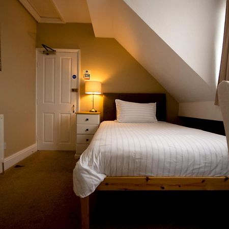 Salamander Guest House ستارتفورد أبون آفون المظهر الخارجي الصورة