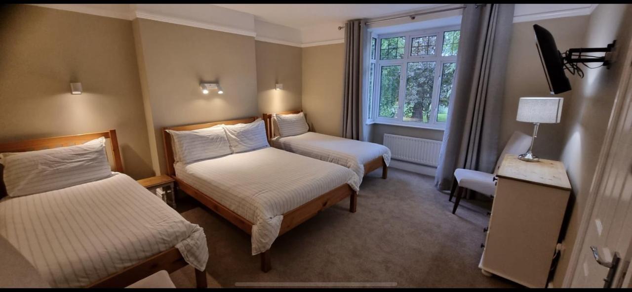 Salamander Guest House ستارتفورد أبون آفون المظهر الخارجي الصورة