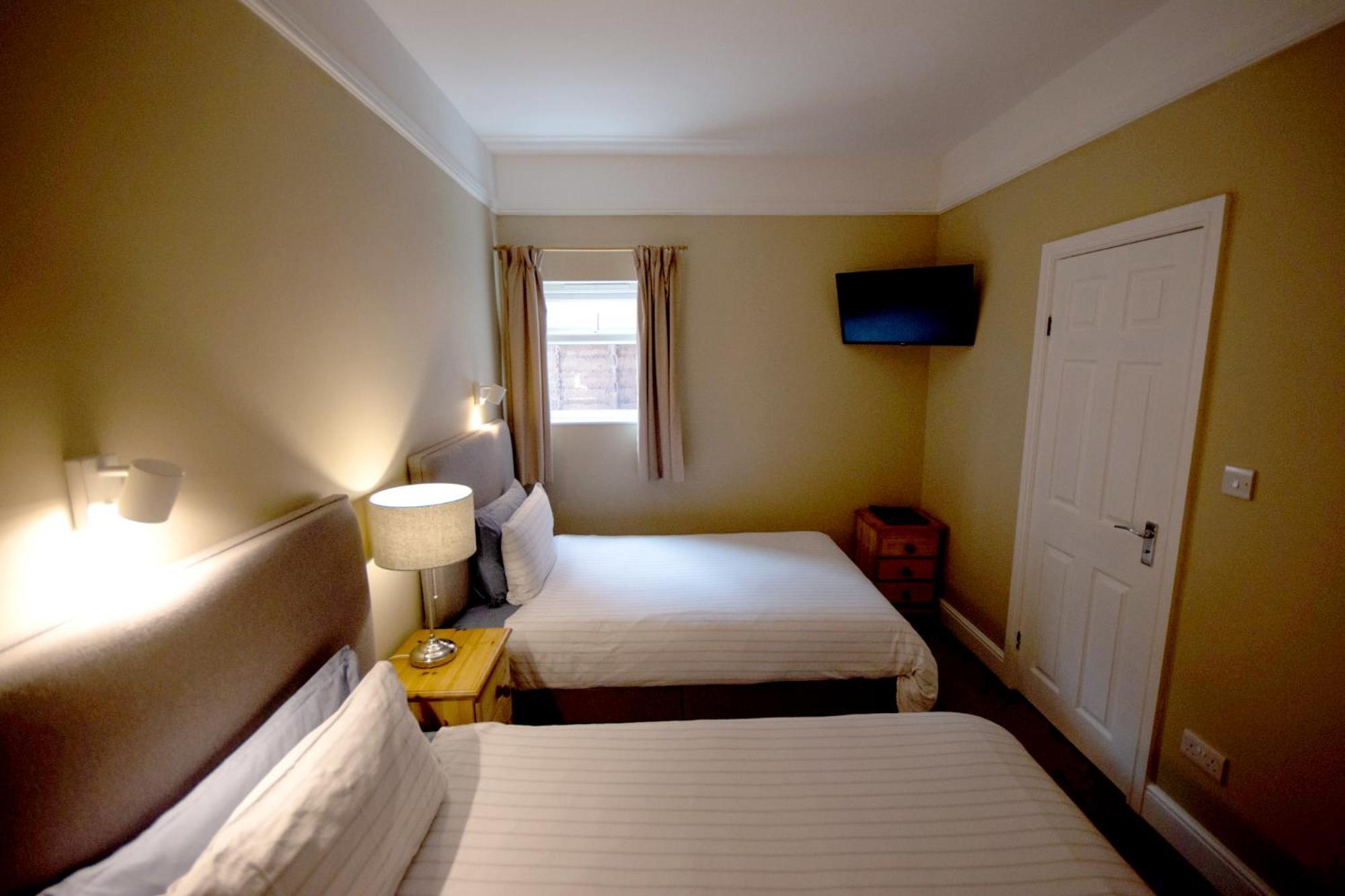 Salamander Guest House ستارتفورد أبون آفون المظهر الخارجي الصورة