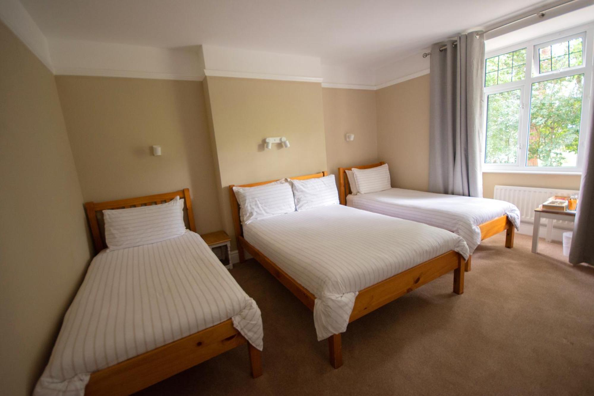 Salamander Guest House ستارتفورد أبون آفون المظهر الخارجي الصورة