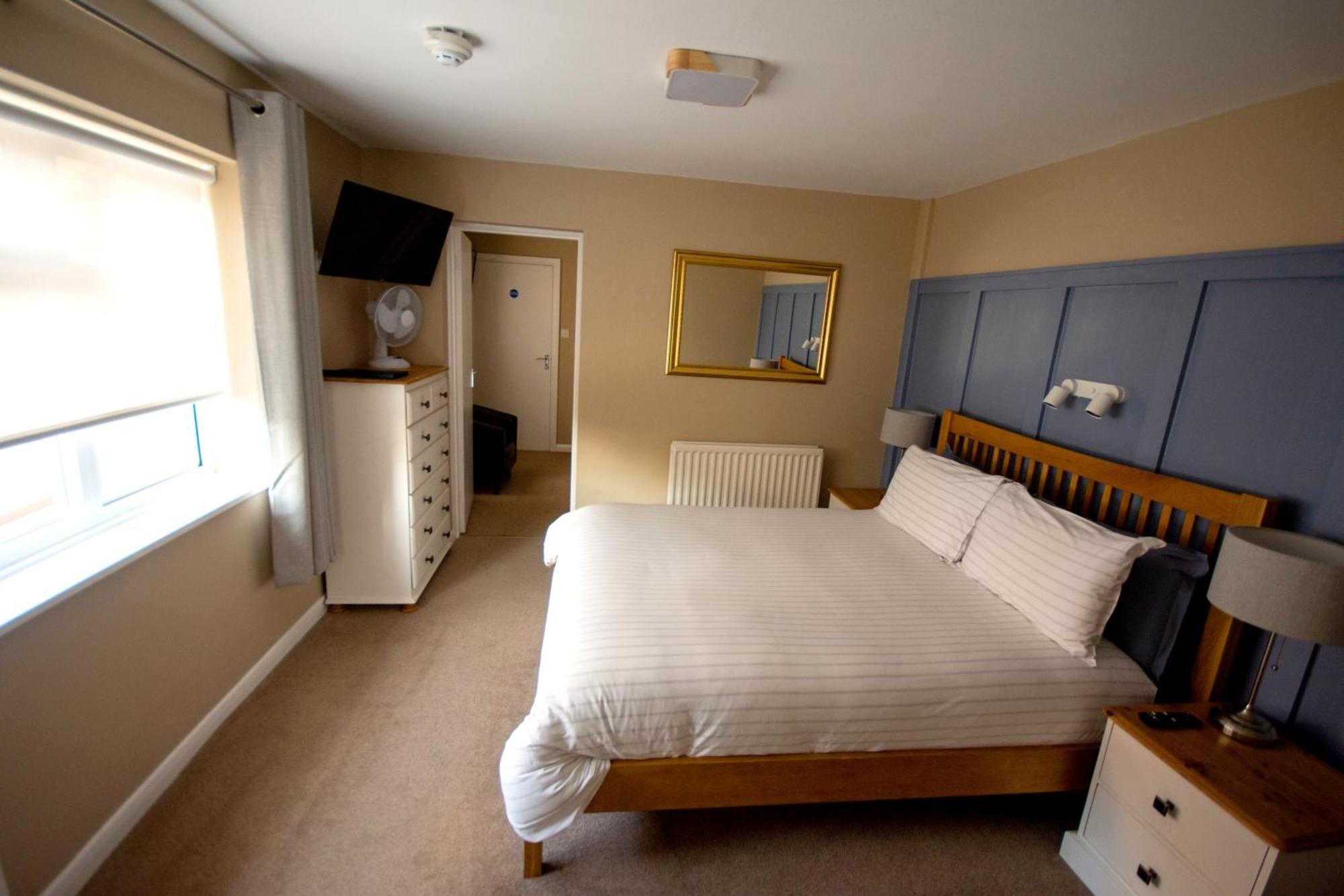 Salamander Guest House ستارتفورد أبون آفون المظهر الخارجي الصورة