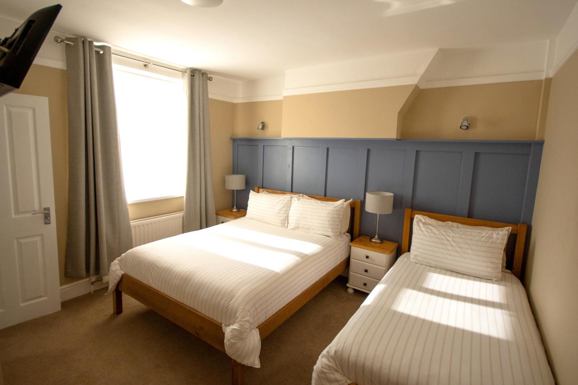 Salamander Guest House ستارتفورد أبون آفون المظهر الخارجي الصورة